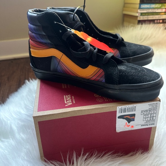 NWT • Vans • SK8 HI Reissue • Black + Rainbow • Size Women’s 7.5 - Picture 3 of 16